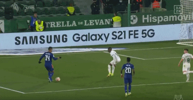 洛杉矶道奇队宣布埃德温·迪亚兹（Edwin Diaz）正式加盟，其标志性入场曲响彻道奇体育场